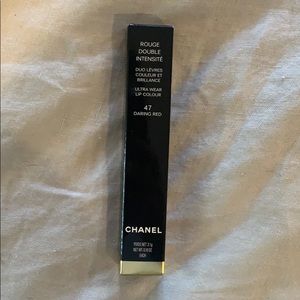 CHANEL Makeup - Chanel Ultra color lip wear: Daring Red / Gloss CHANEL Makeup - Chanel Ultra color lip wear: Daring Red / Gloss